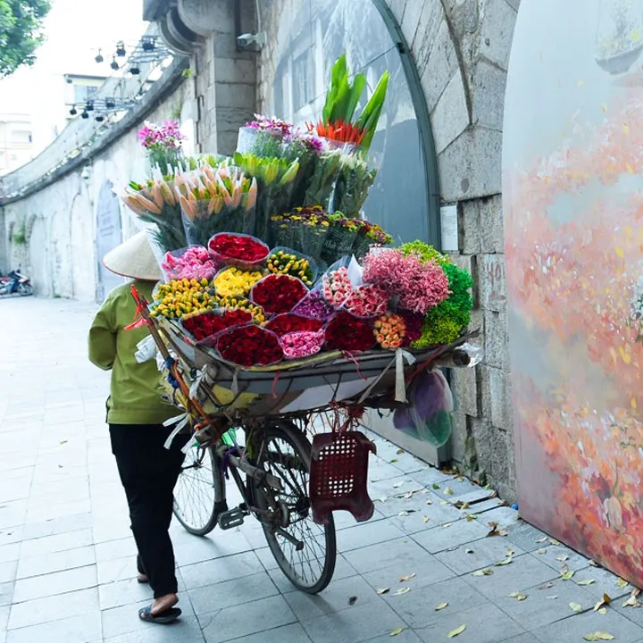 Flower-vendor-72 Flower-vendor-72