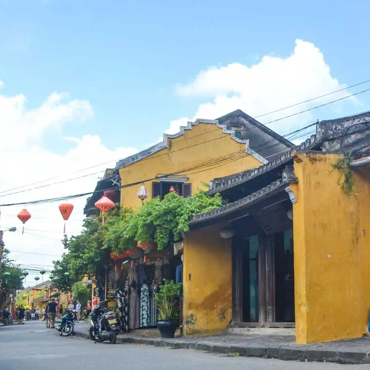 Hoi-An-street-725 Hoi-An-street-725